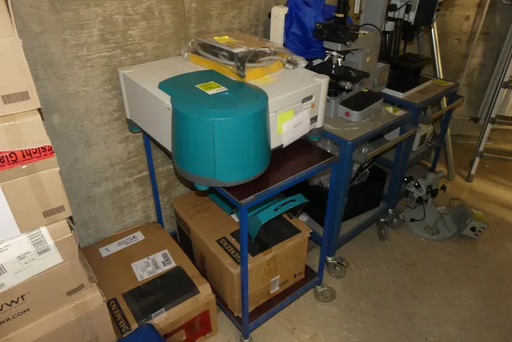 Varian Cary Eclipse Fluoreszenz-Spektrophotometer Mit Transportwagen u. Zubehör
